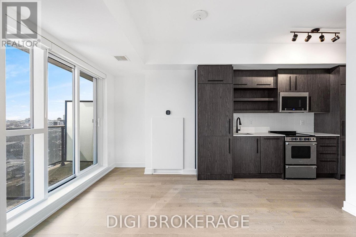 1001 - 560 RIDEAU STREET - Photo 2