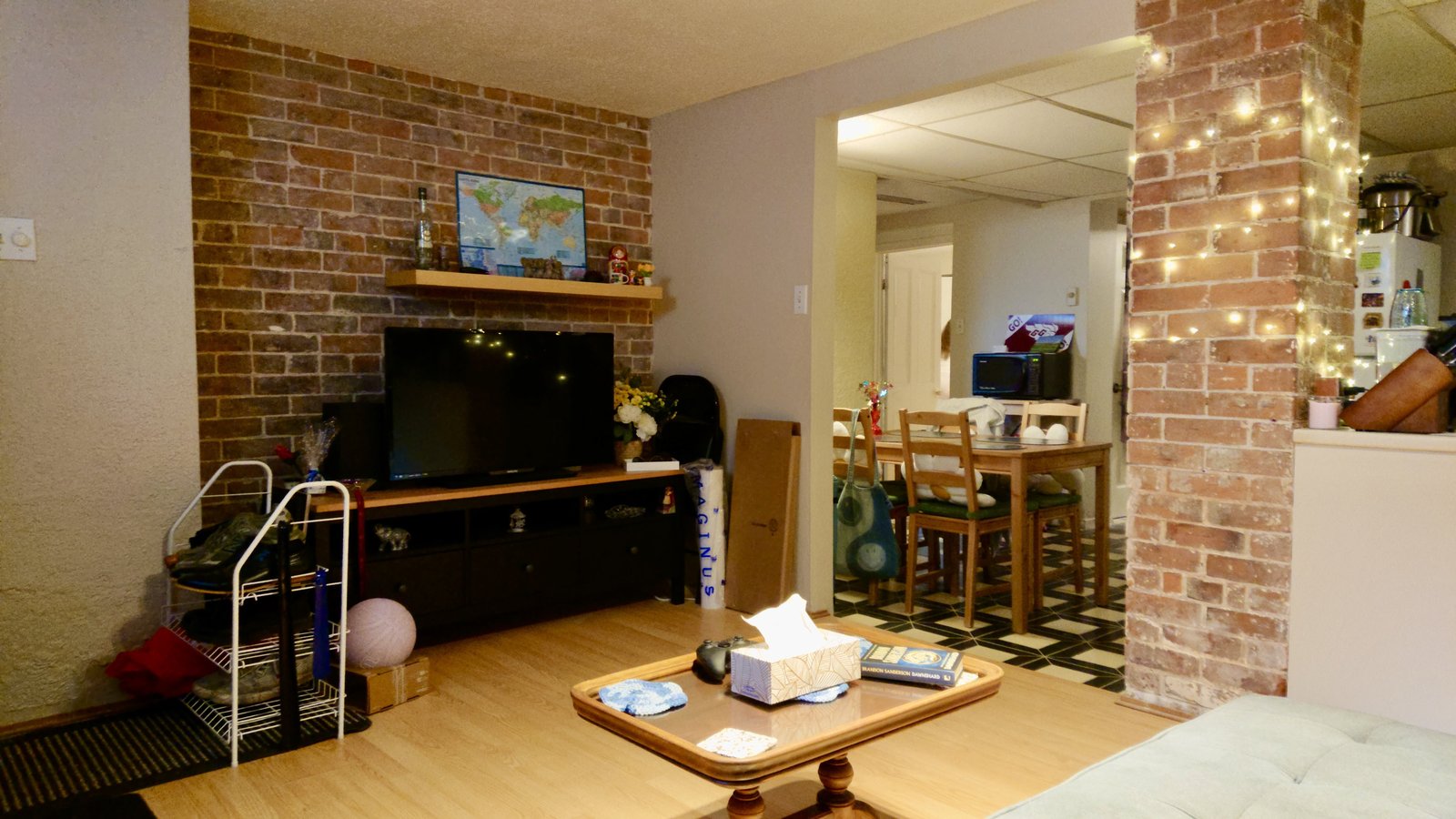 242 Charlotte Street - Photo 2