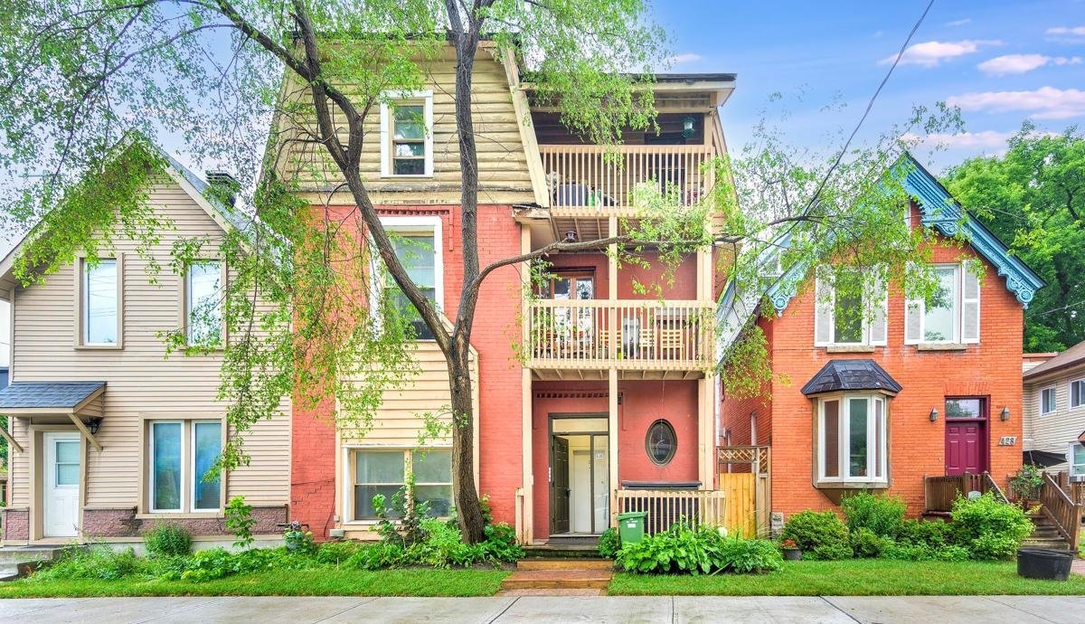 430 Lyon Street North - Photo 1