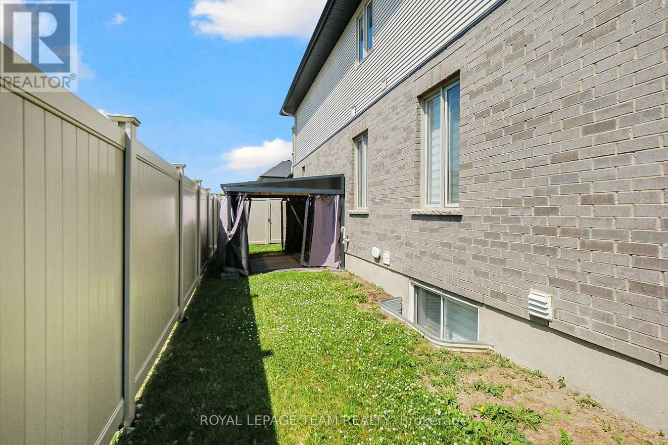 799 CAIRN CRESCENT - Photo 5