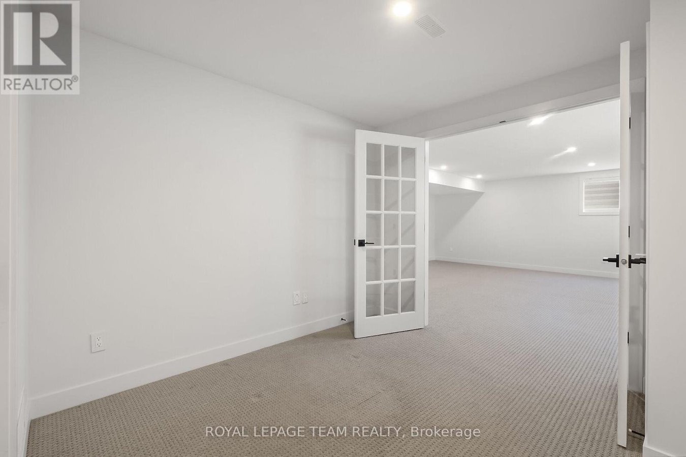 799 CAIRN CRESCENT - Photo 10
