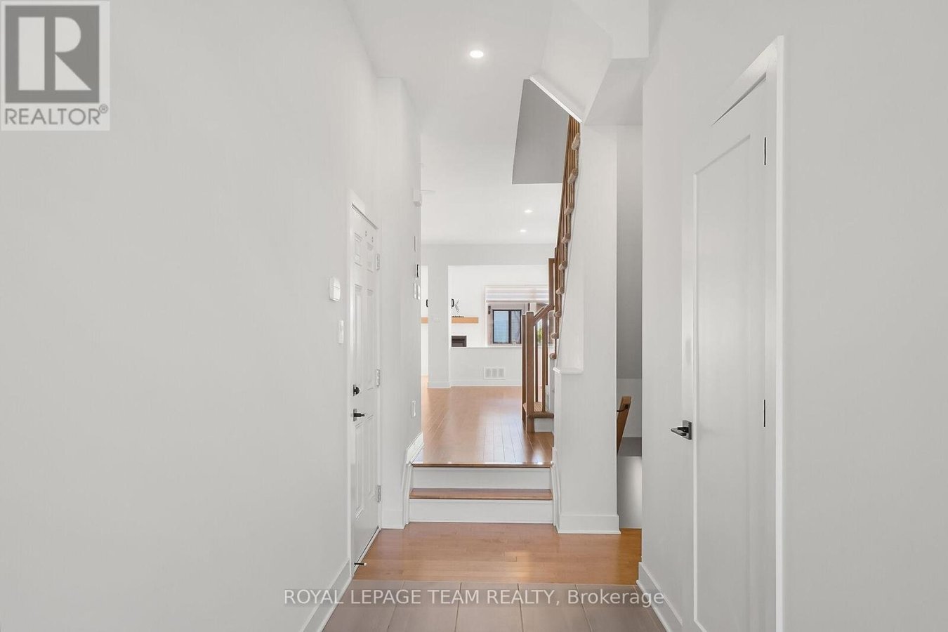 799 CAIRN CRESCENT - Photo 15