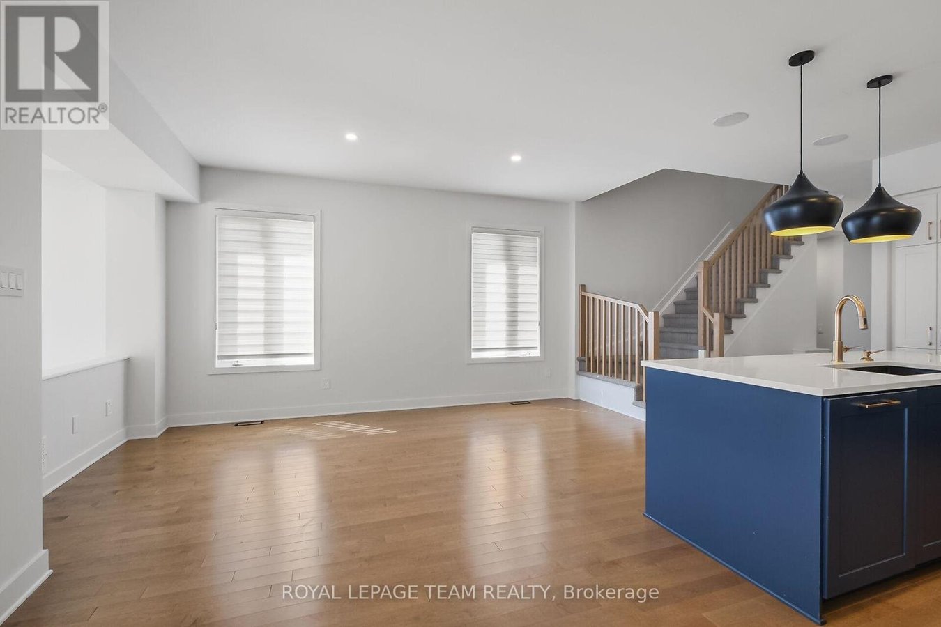 799 CAIRN CRESCENT - Photo 21