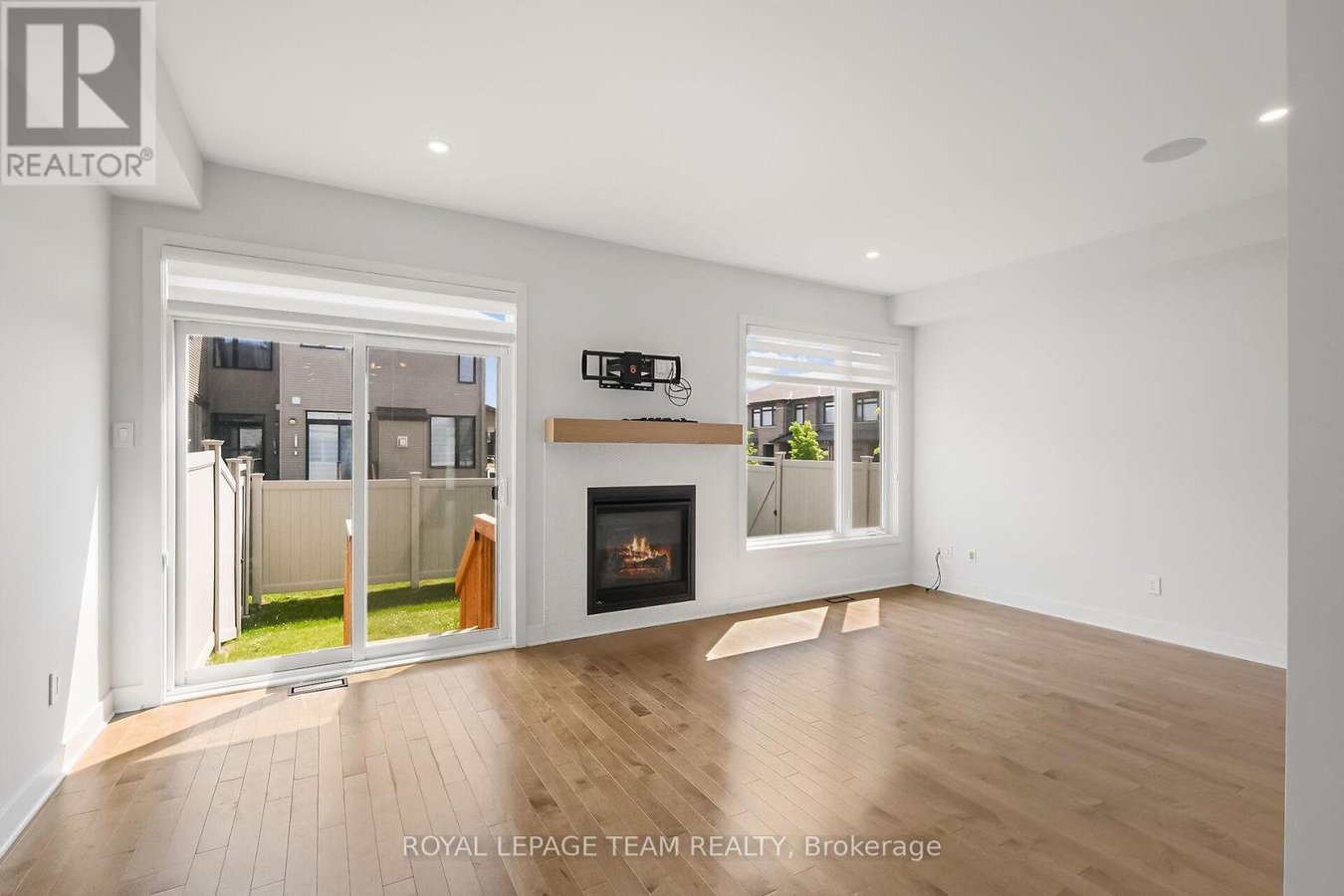 799 CAIRN CRESCENT - Photo 31