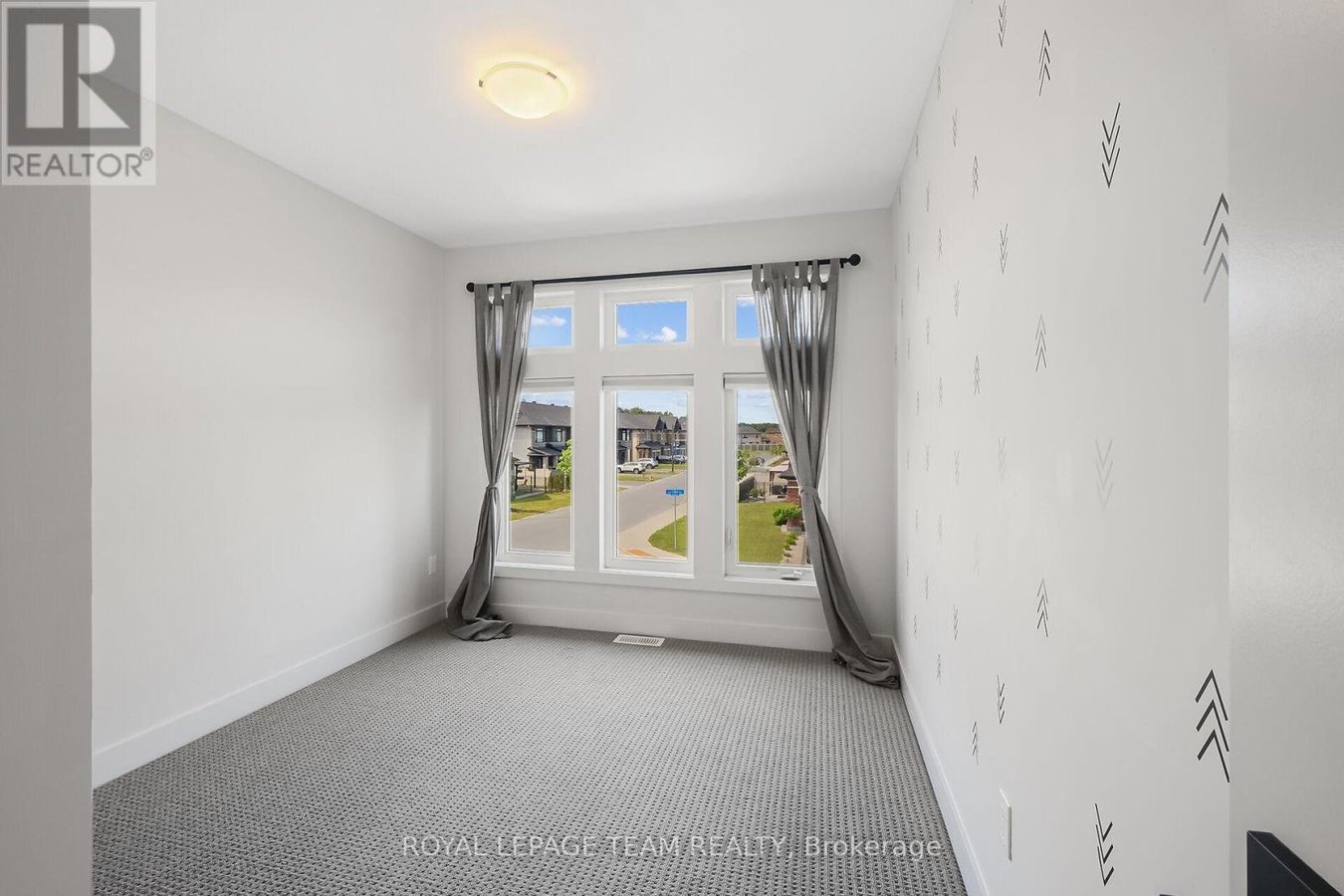 799 CAIRN CRESCENT - Photo 35