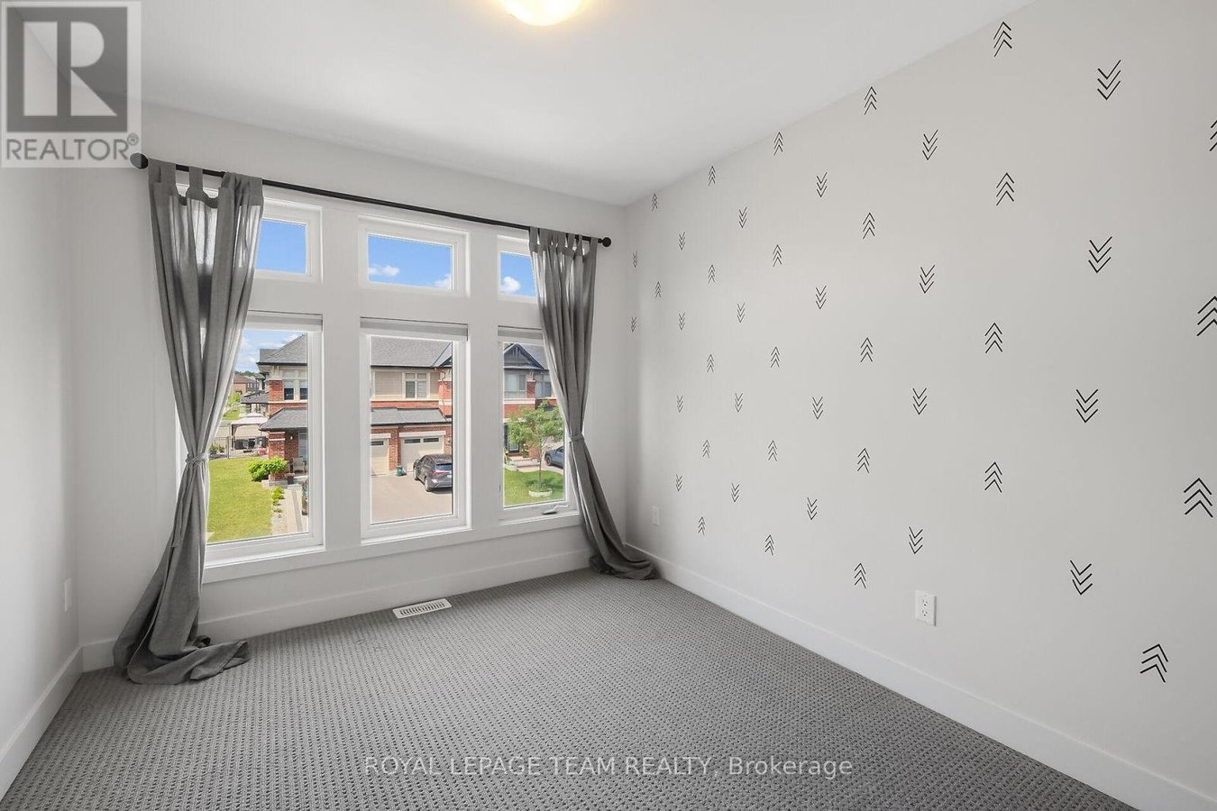 799 CAIRN CRESCENT - Photo 37