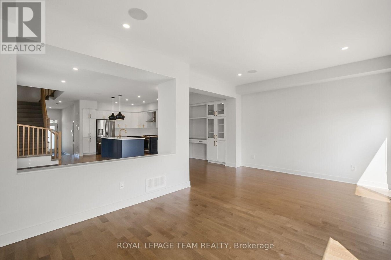799 CAIRN CRESCENT - Photo 6
