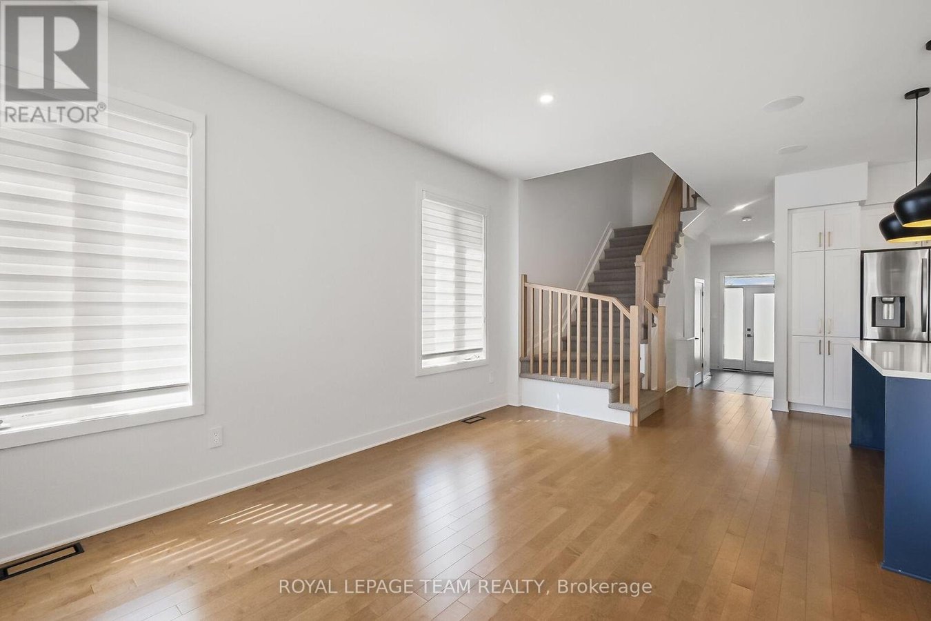 799 CAIRN CRESCENT - Photo 23