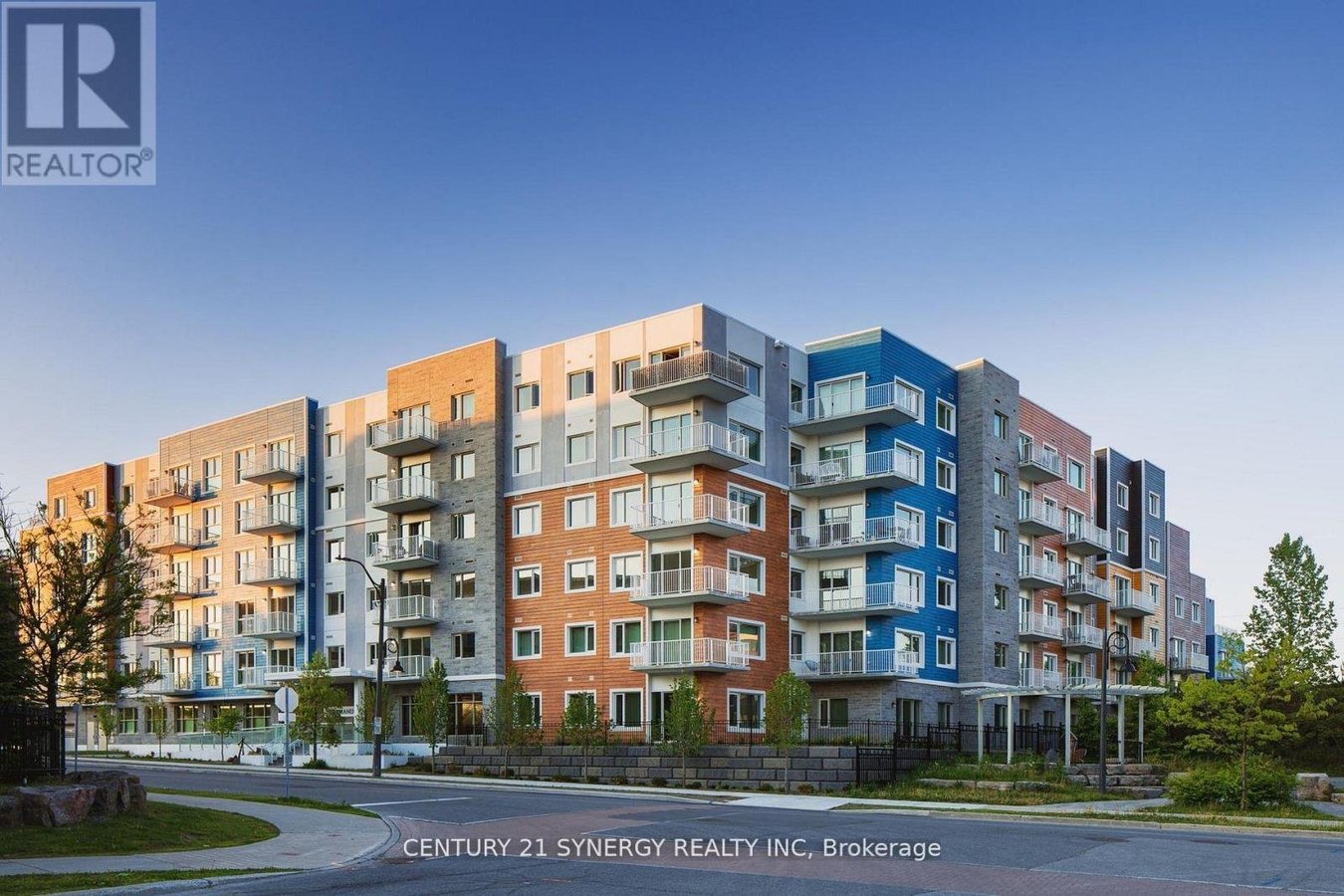 607 - 1088 MARITIME WAY - Photo 2
