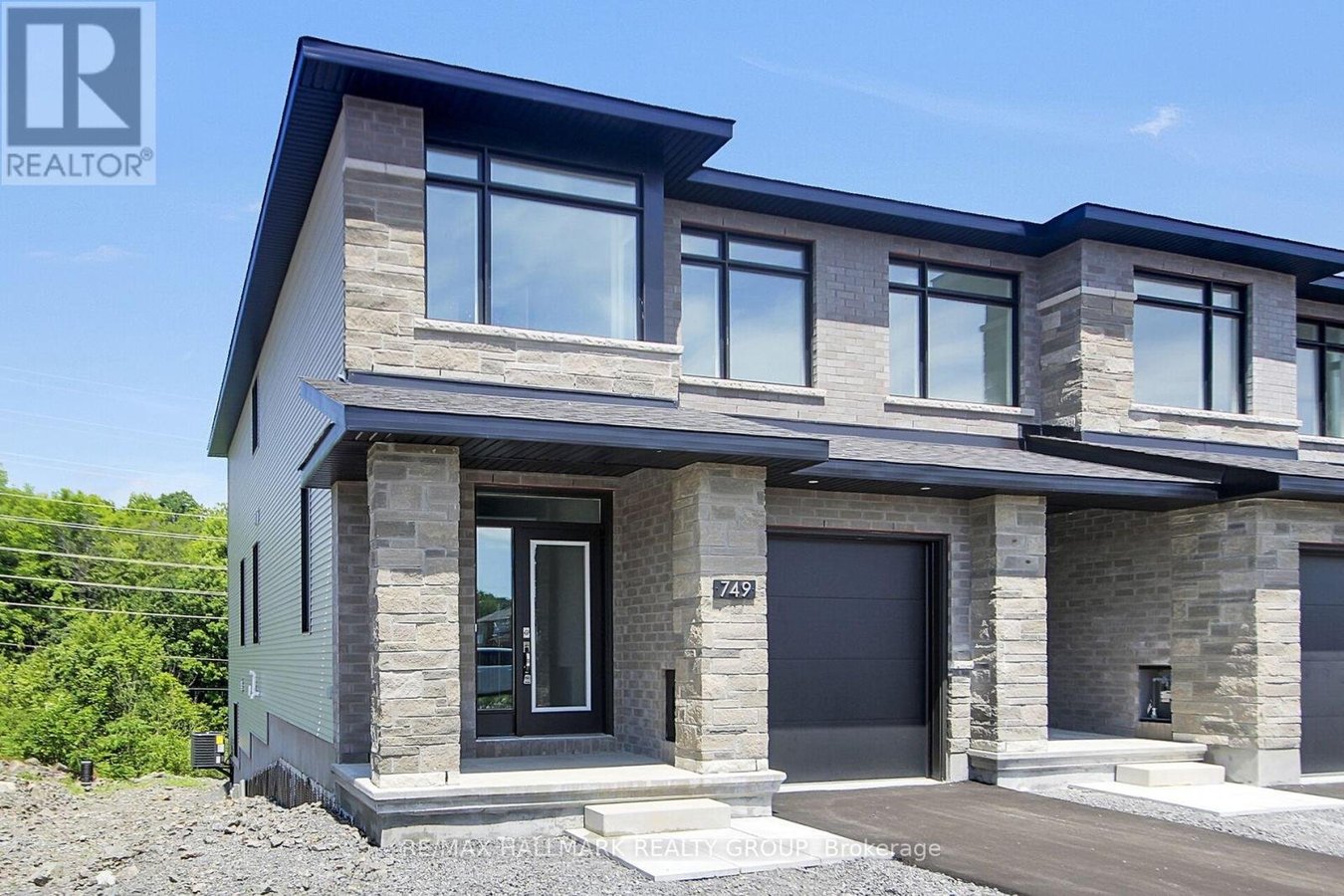 749 NEWSTEAD CRESCENT - Photo 2