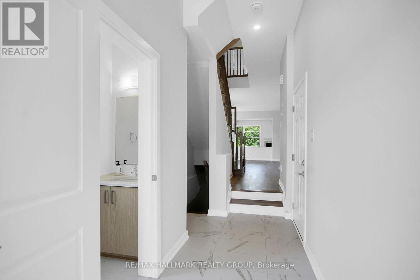 749 NEWSTEAD CRESCENT - Photo 4