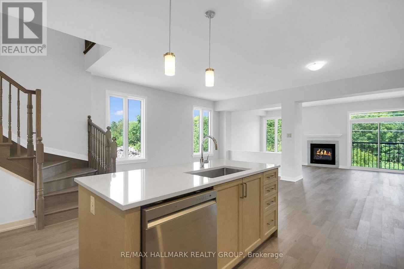 749 NEWSTEAD CRESCENT - Photo 12