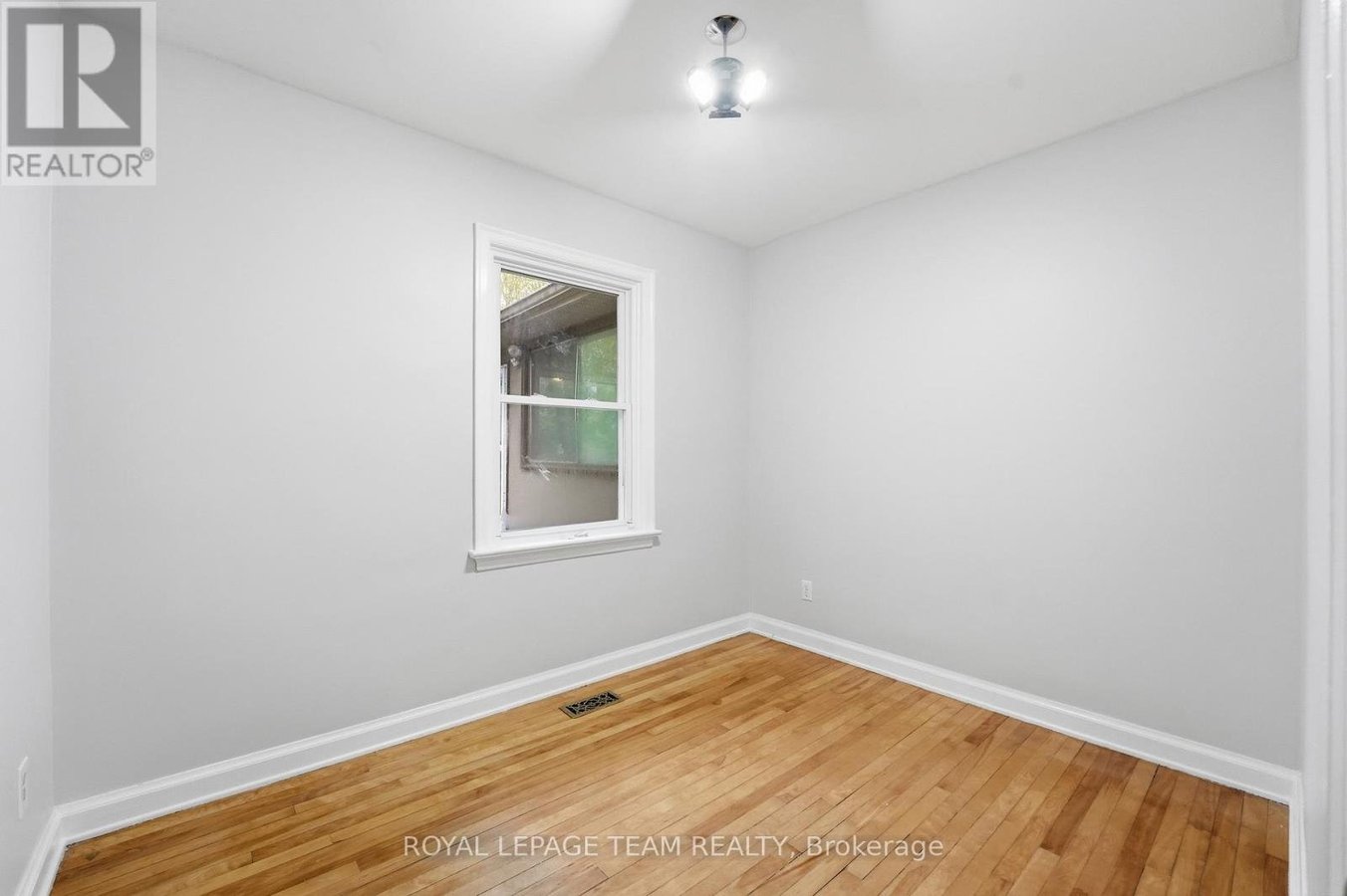 49 CROWNHILL STREET - Photo 12