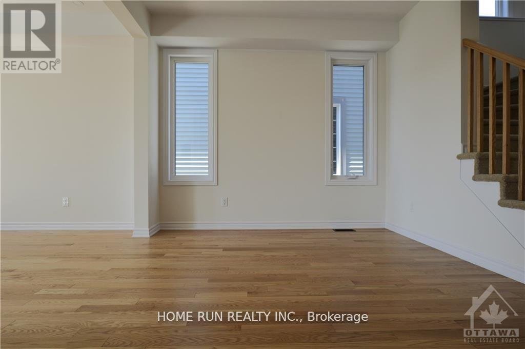 286 TURNBUCKLE CRESCENT - Photo 4