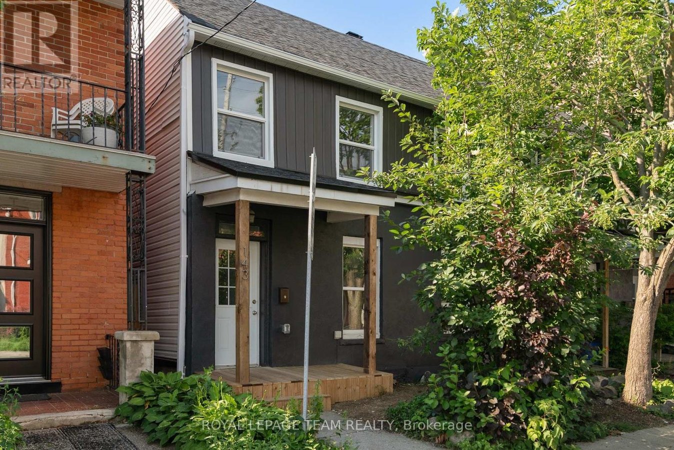 143 ST ANDREW STREET - Photo 2