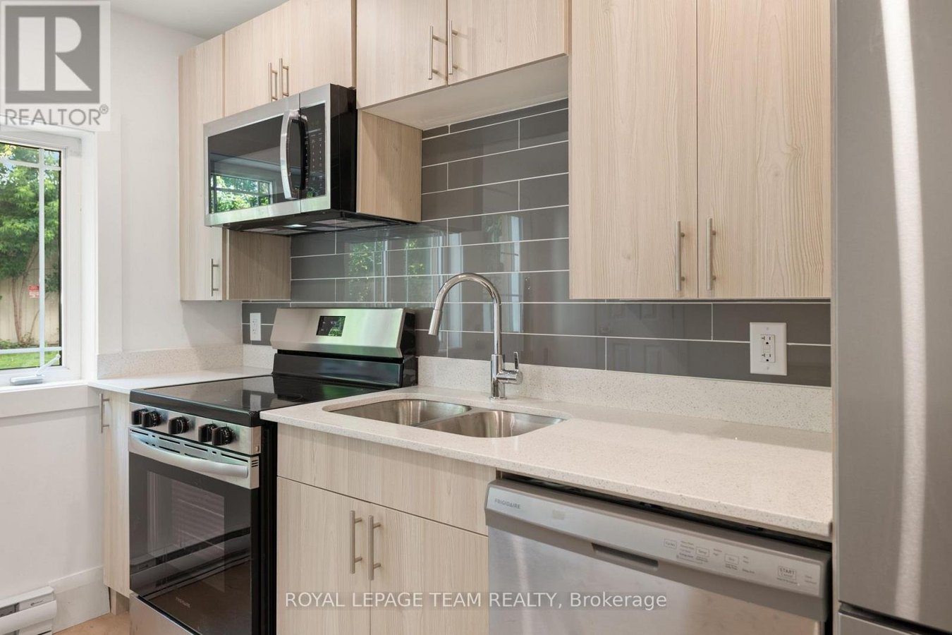 143 ST ANDREW STREET - Photo 14