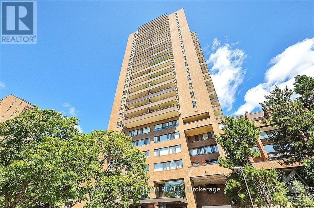 644 - 515 ST LAURENT BOULEVARD - Photo 1