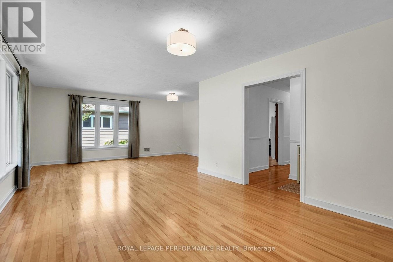 2243 HILLARY AVENUE - Photo 6