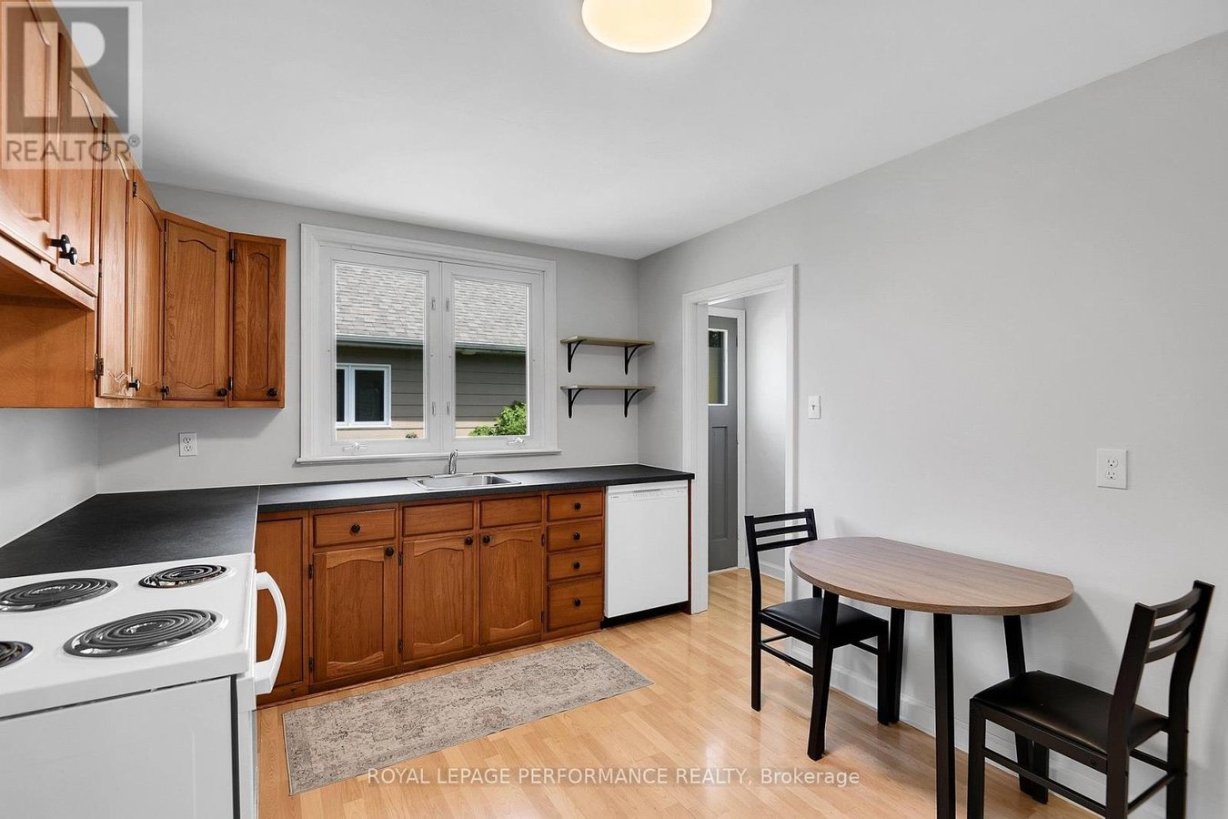 2243 HILLARY AVENUE - Photo 11