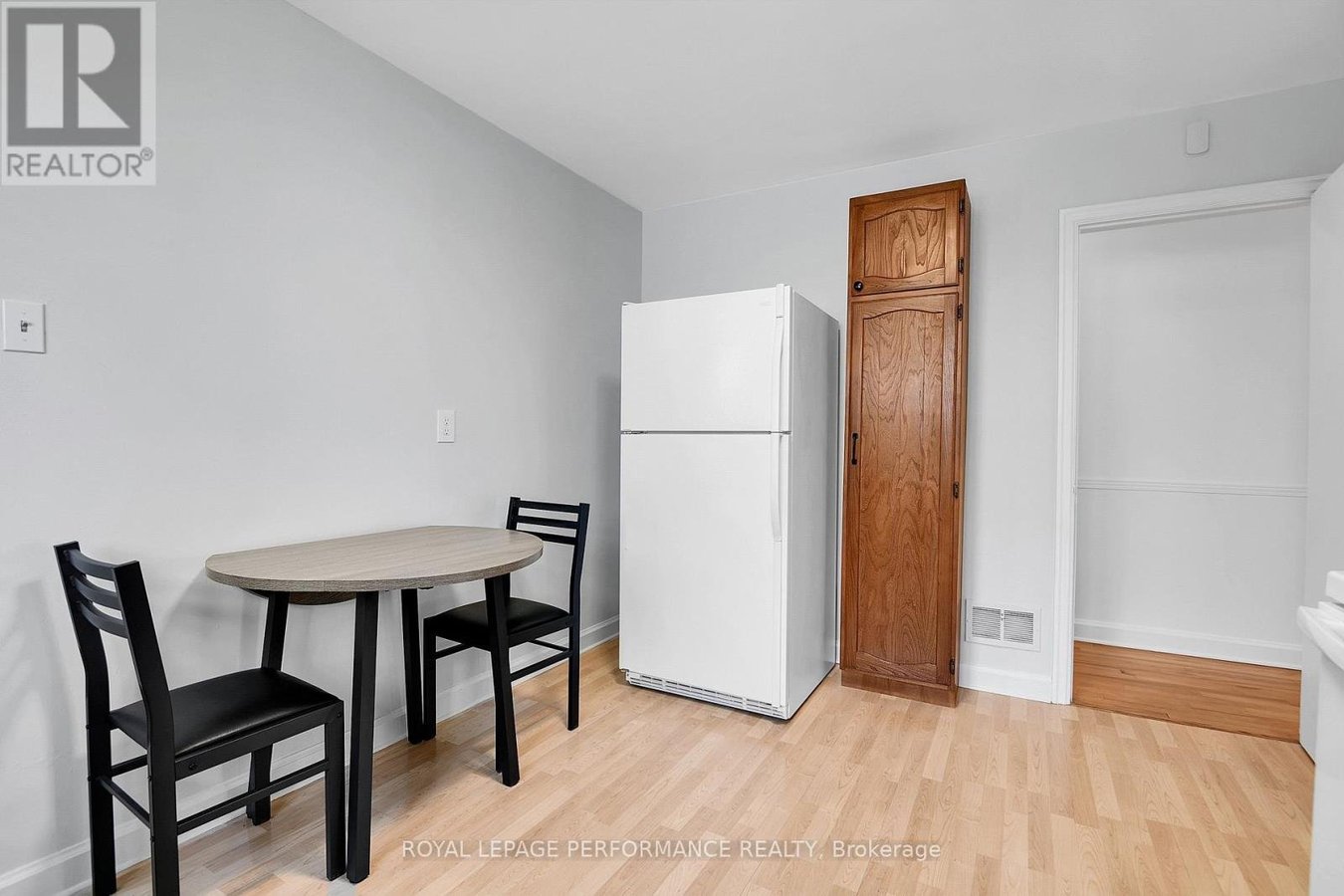 2243 HILLARY AVENUE - Photo 12