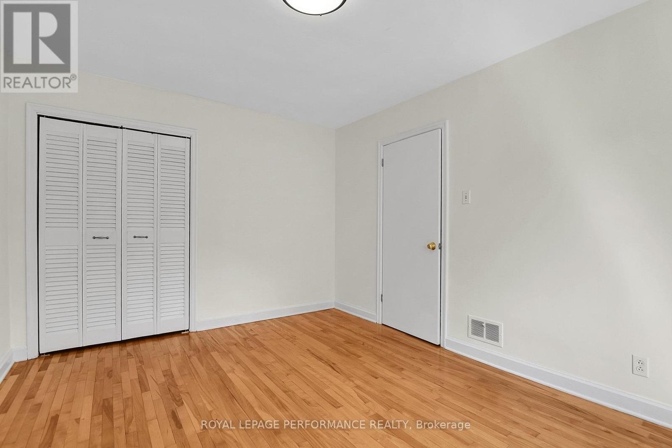 2243 HILLARY AVENUE - Photo 14