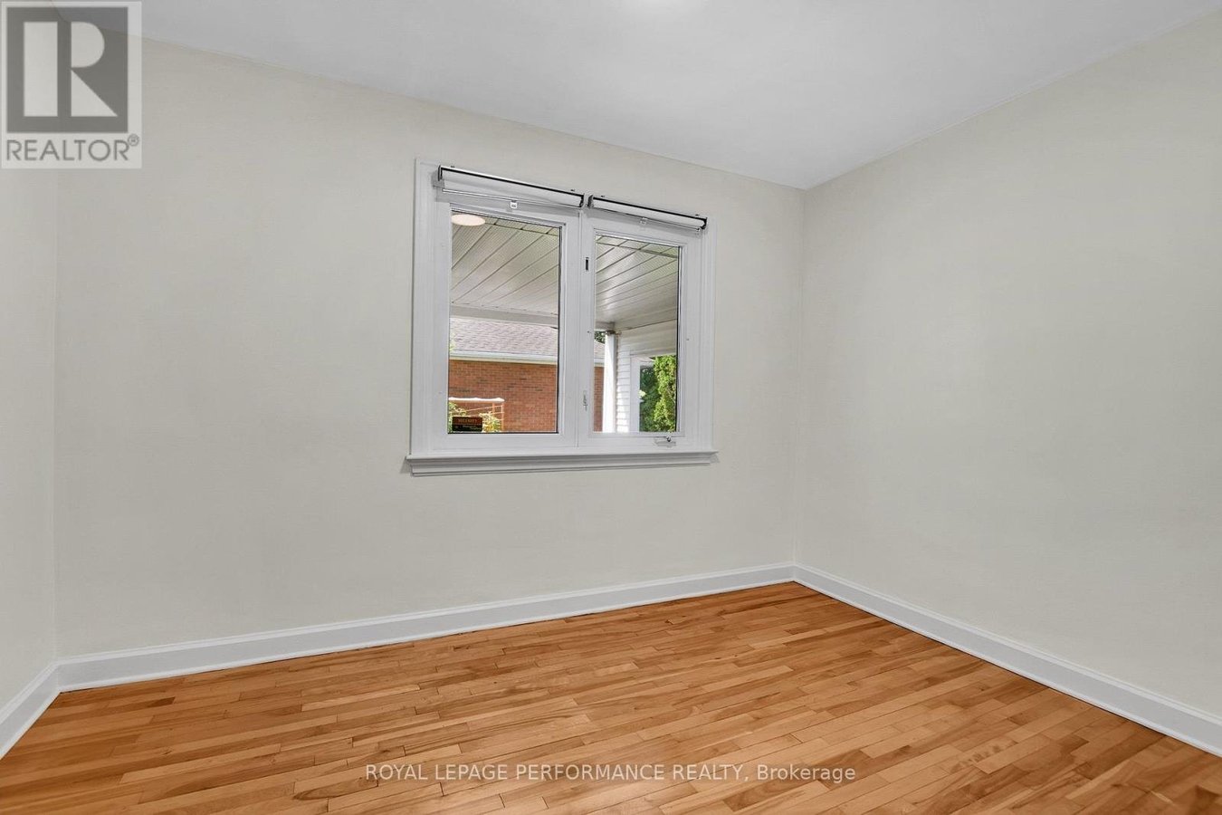 2243 HILLARY AVENUE - Photo 16