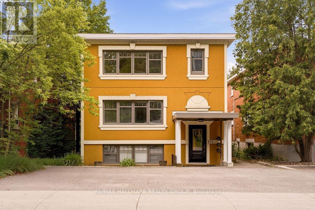 3 - 34 LAVERGNE STREET - Photo 1