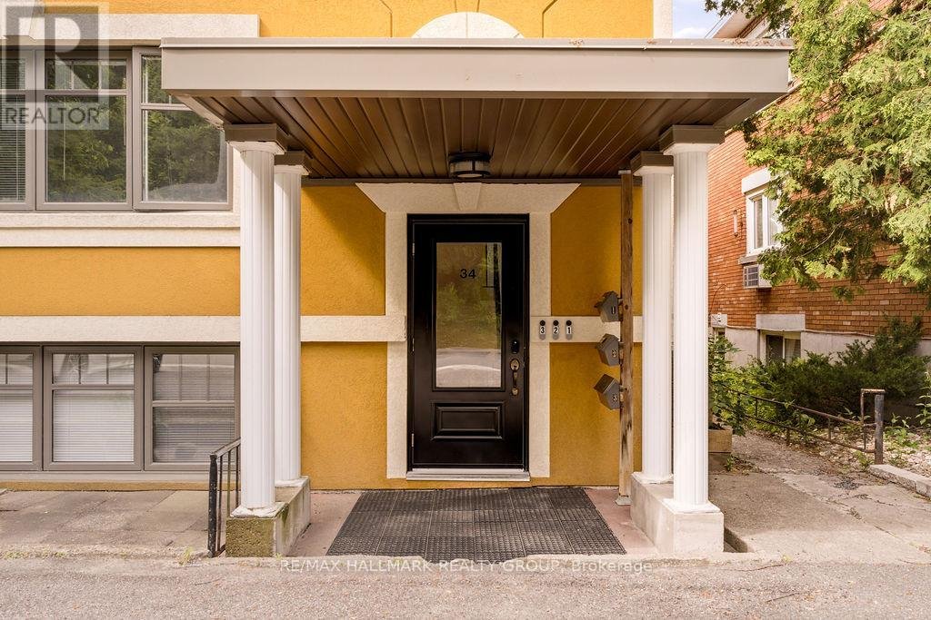 3 - 34 LAVERGNE STREET - Photo 2