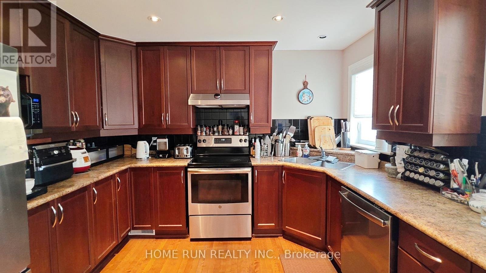 151 WHETSTONE CRESCENT - Photo 4