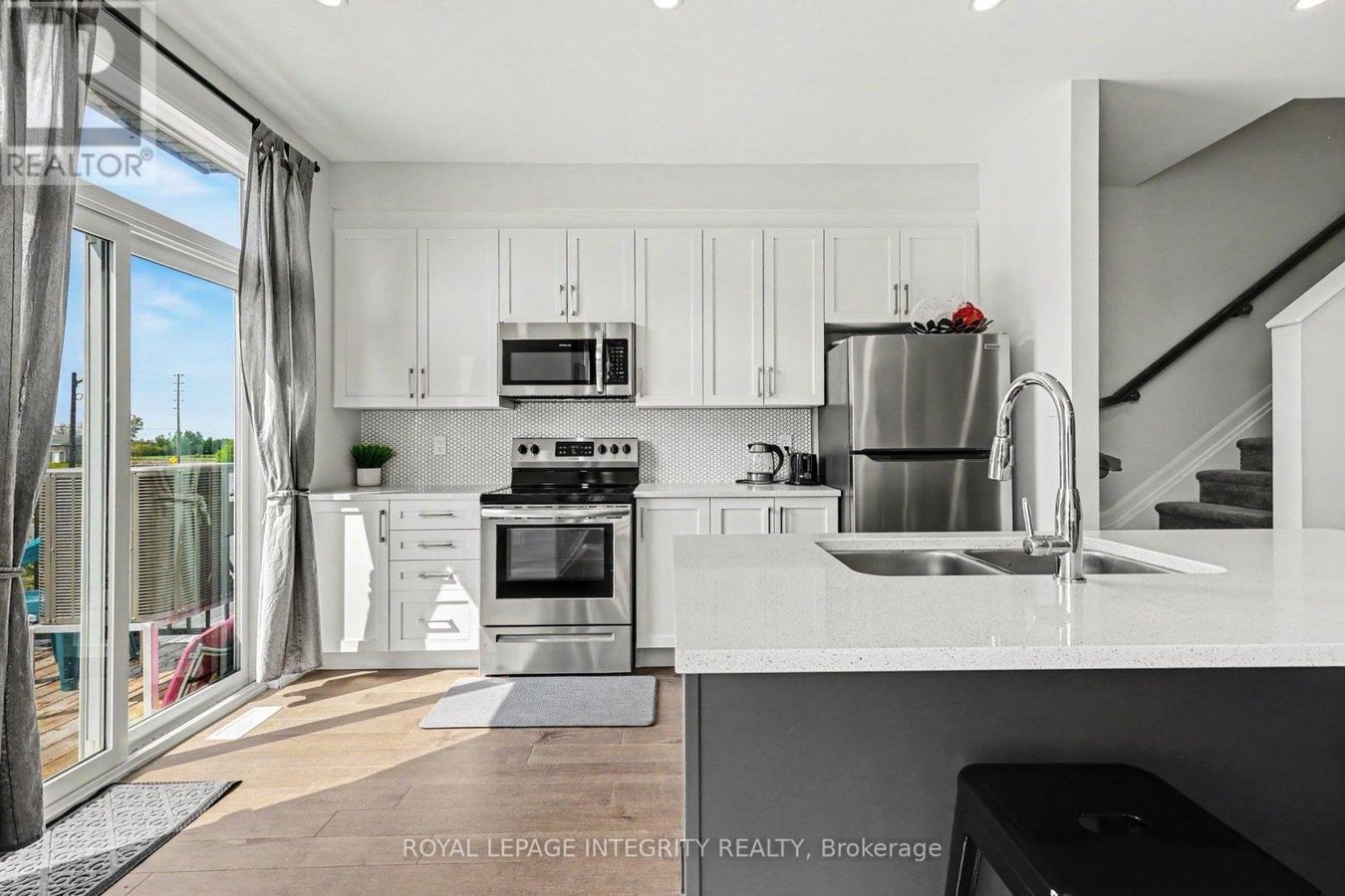 906 LIXNAW COURT - Photo 12