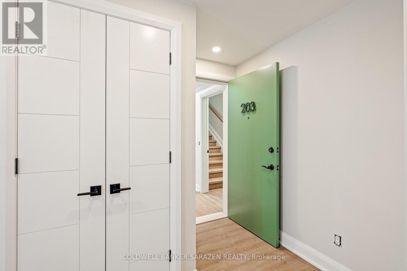 203 - 10 MCARTHUR AVENUE - Photo 2