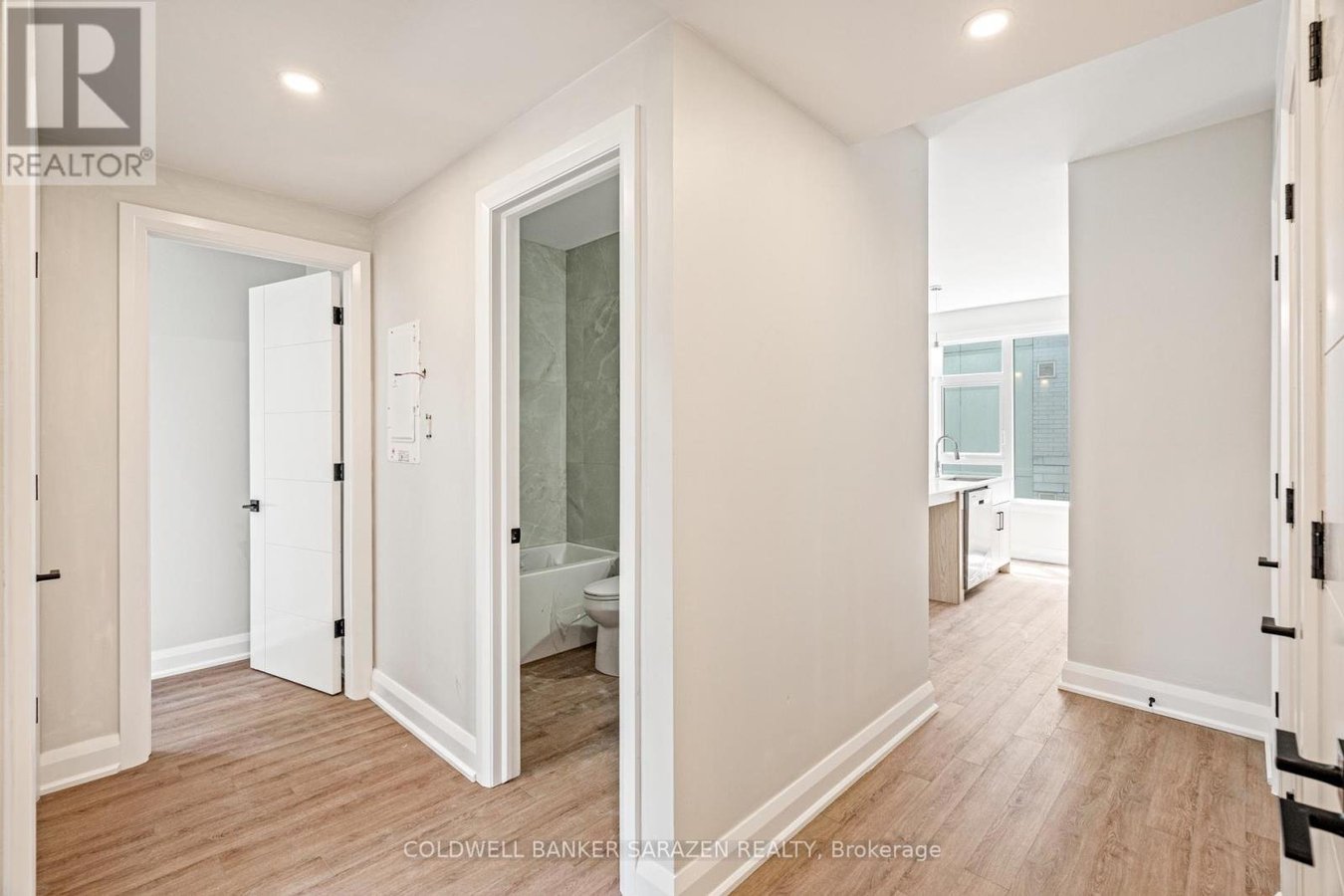 203 - 10 MCARTHUR AVENUE - Photo 3