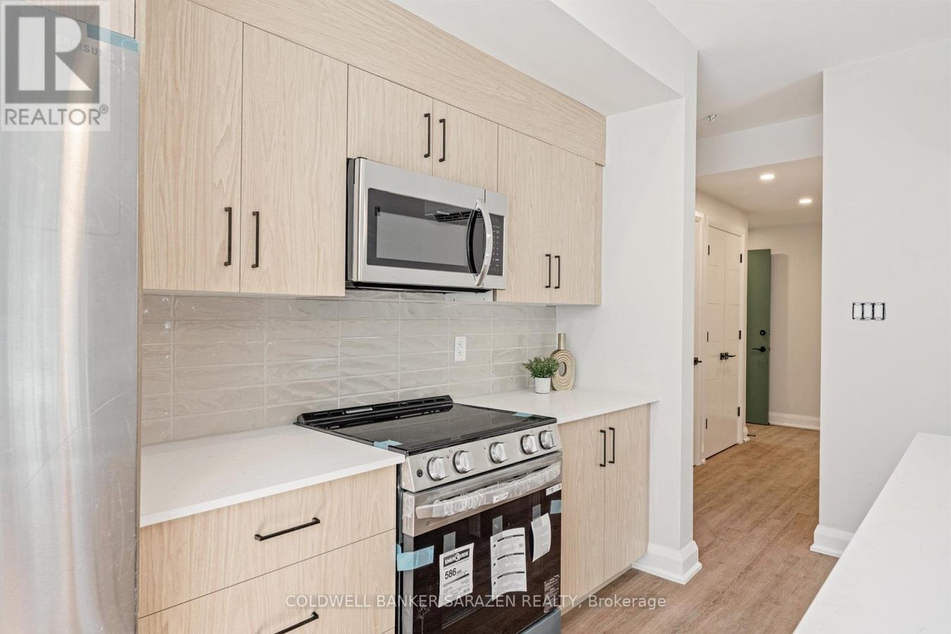 203 - 10 MCARTHUR AVENUE - Photo 9