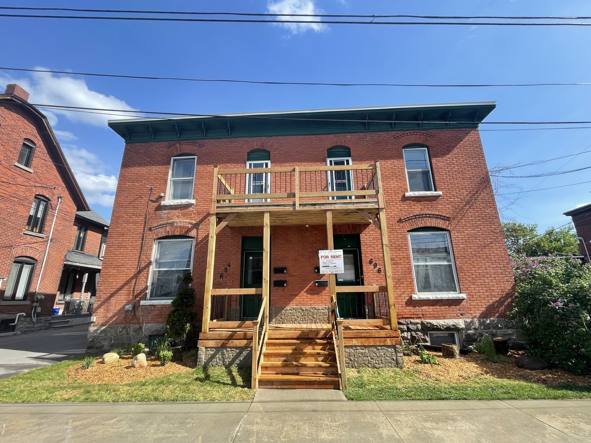 694 Albert Street - Photo 1