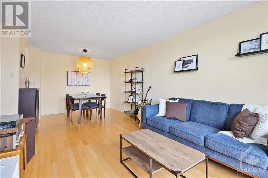 1177 Bélanger Avenue - Photo 1