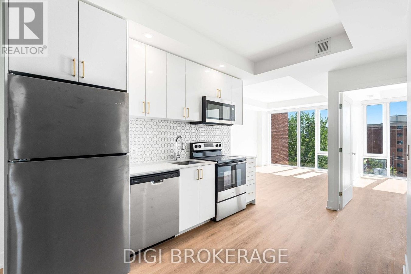 604 - 2070 SCOTT STREET - Photo 2
