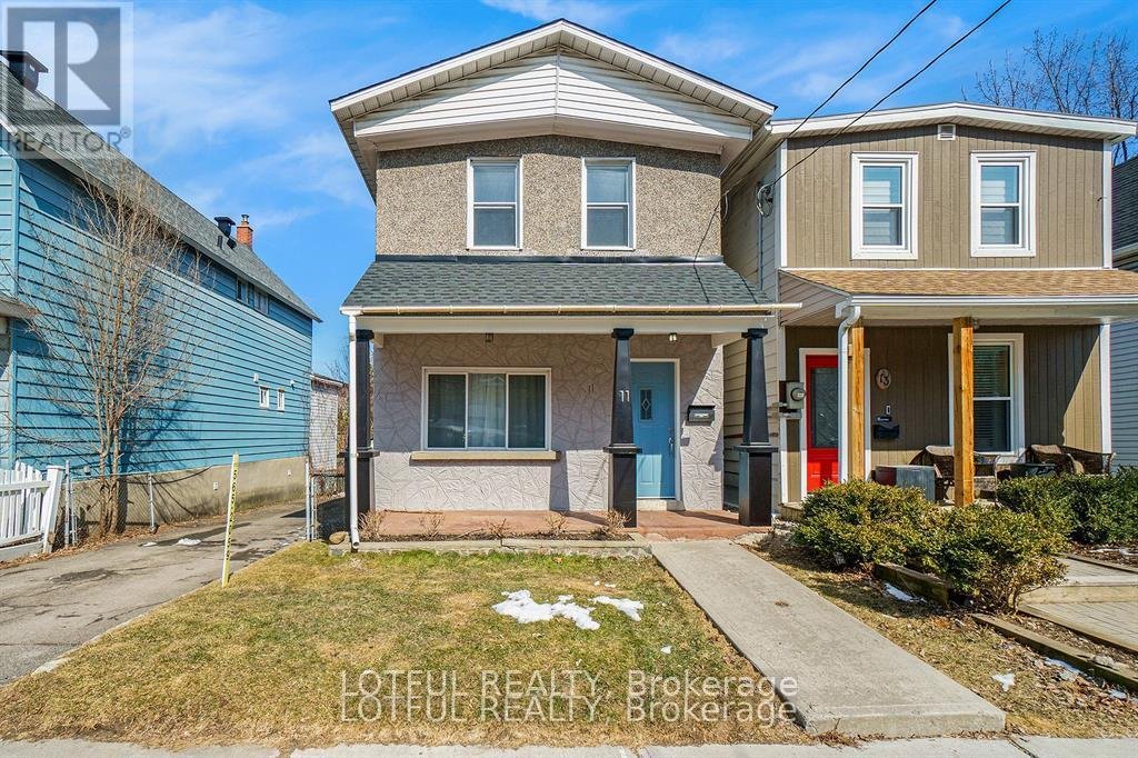 11 CHAMPAGNE AVENUE S - Photo 1
