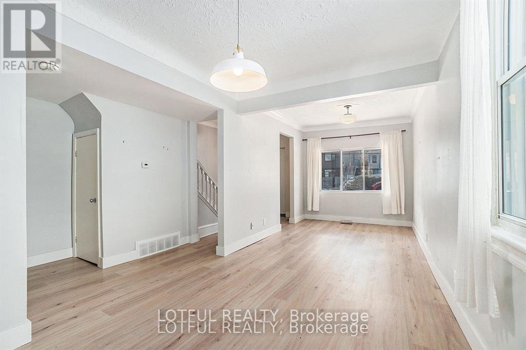 11 CHAMPAGNE AVENUE S - Photo 3