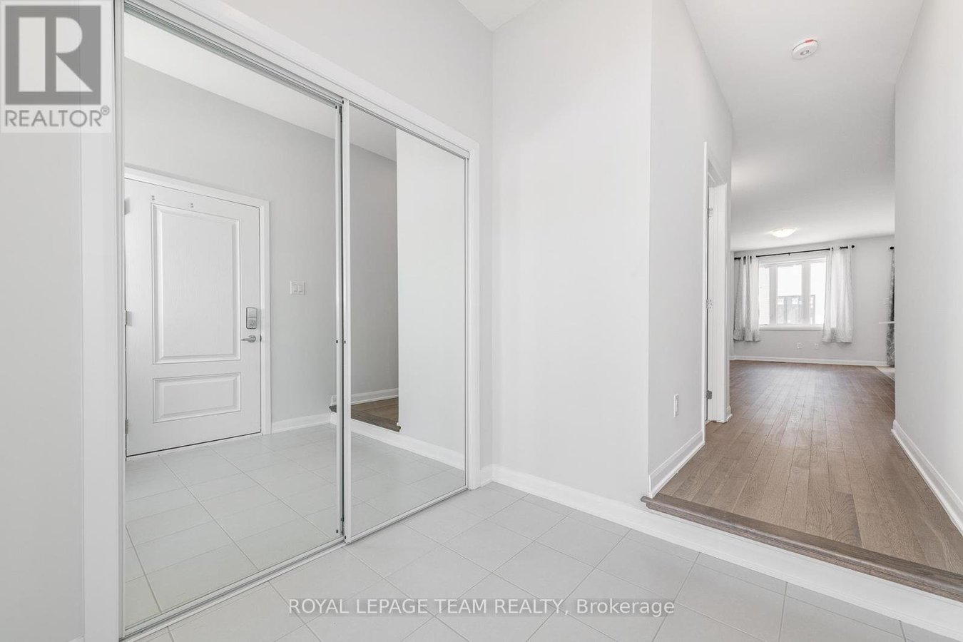 719 DONERAILE WALK - Photo 6