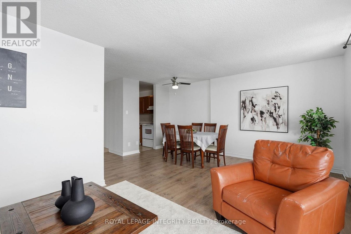 1110 - 2000 JASMINE CRESCENT - Photo 6