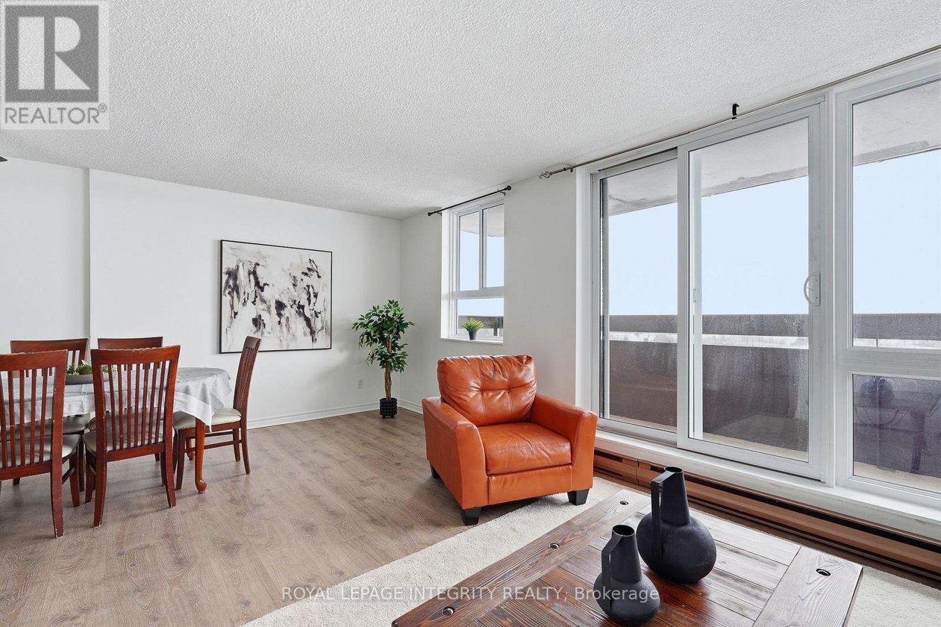 1110 - 2000 JASMINE CRESCENT - Photo 7