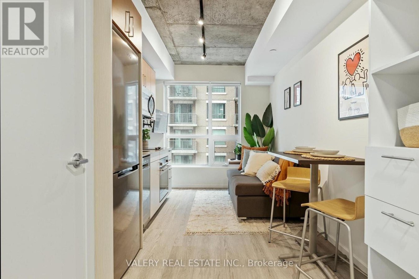 R1002 - 256 RIDEAU STREET - Photo 3