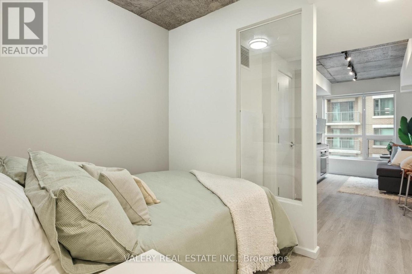 R1002 - 256 RIDEAU STREET - Photo 8