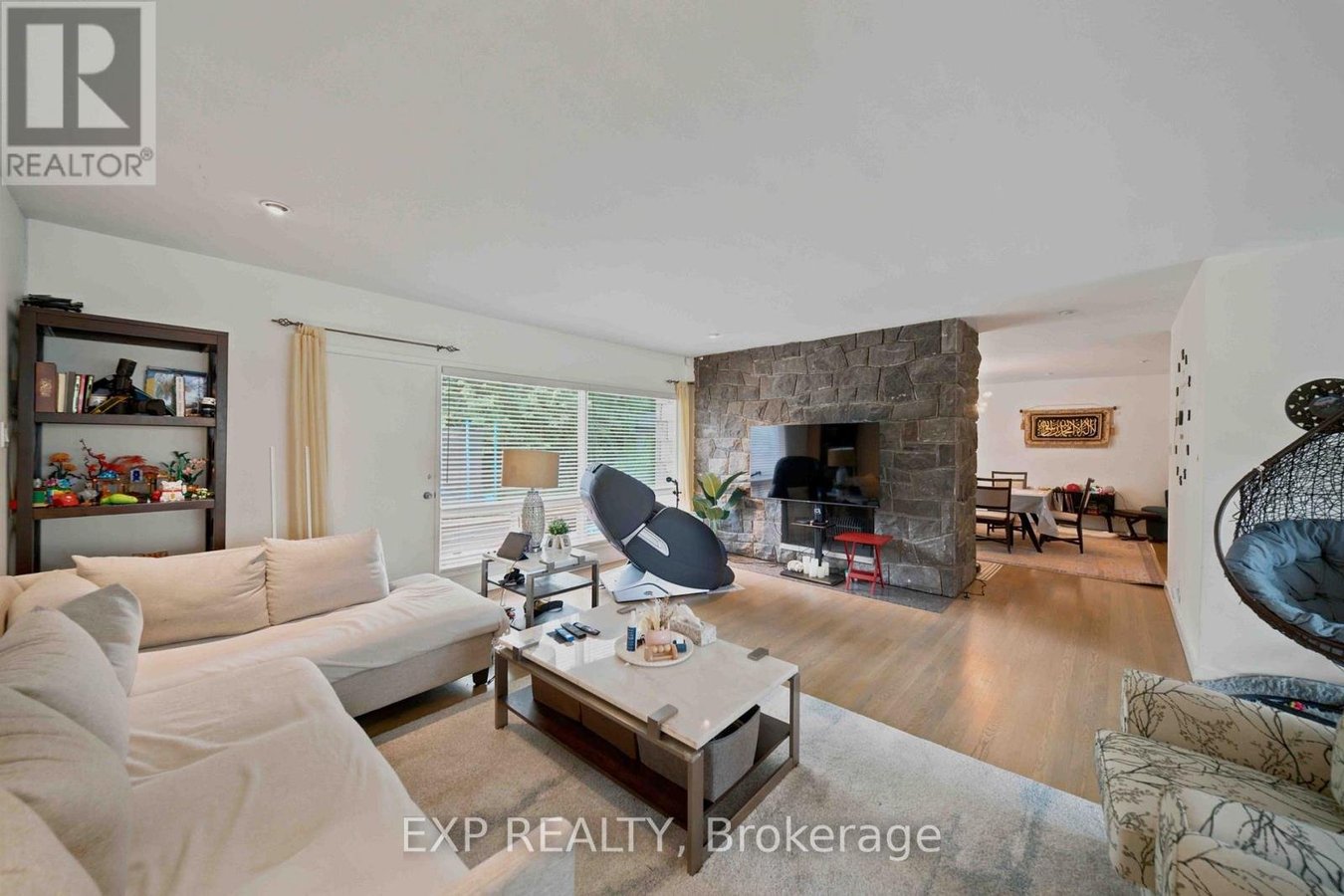 304 ROGER ROAD - Photo 8