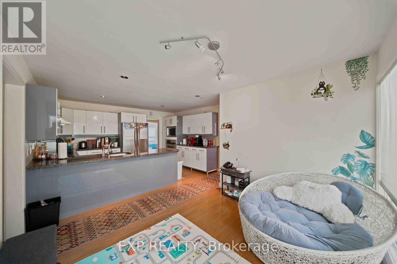 304 ROGER ROAD - Photo 14