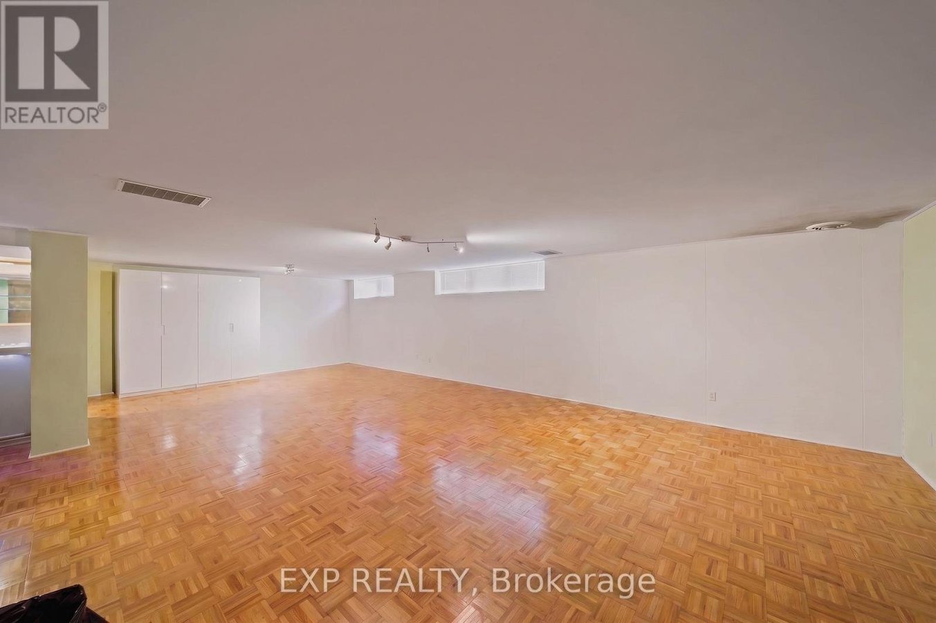 304 ROGER ROAD - Photo 35