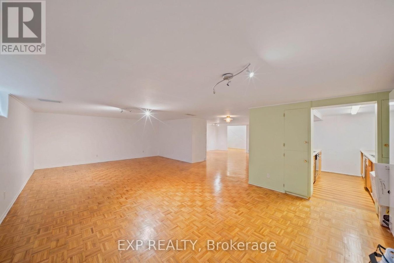 304 ROGER ROAD - Photo 36