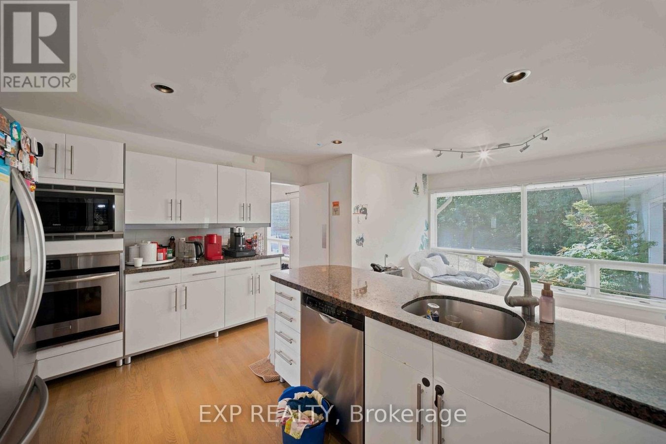 304 ROGER ROAD - Photo 16