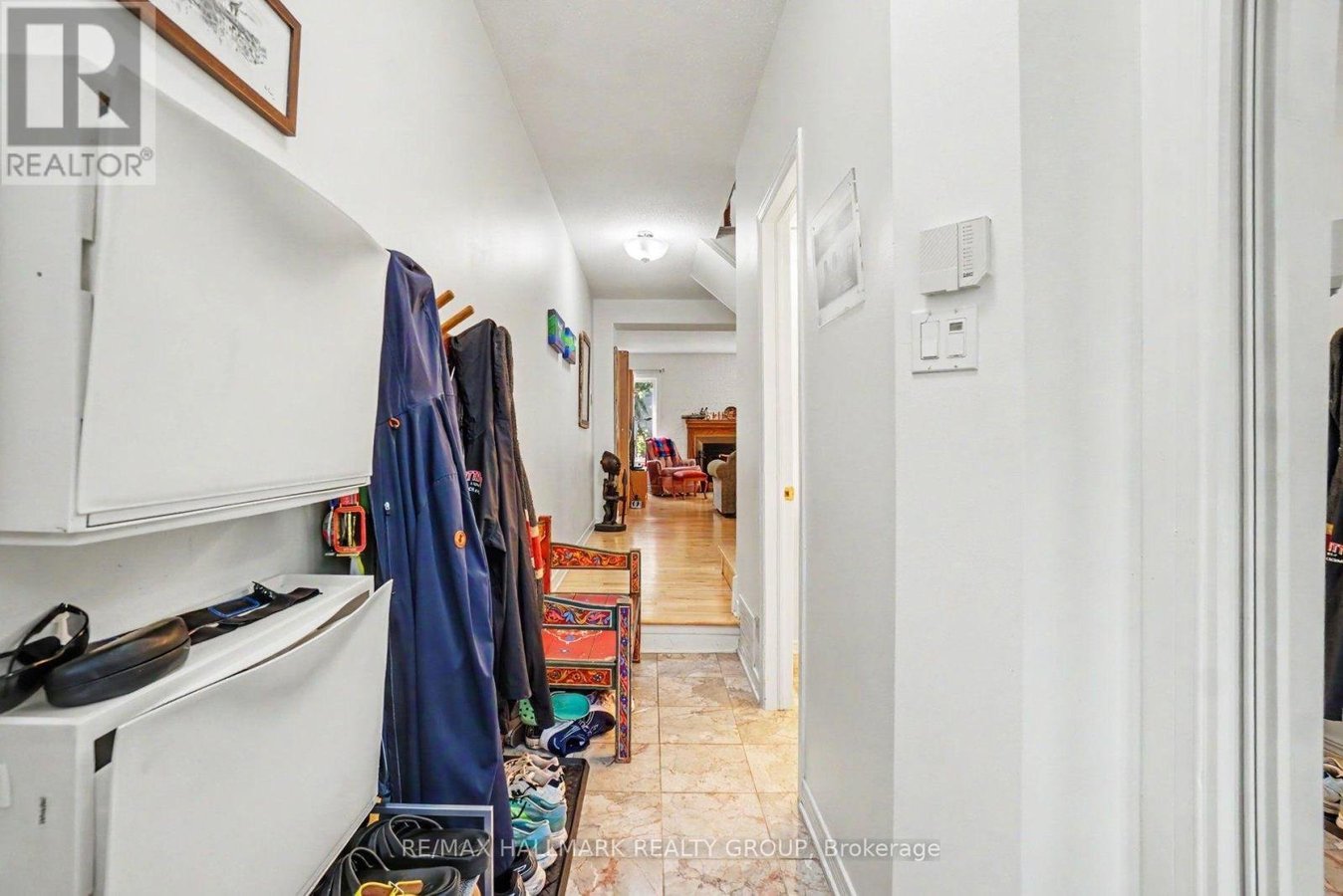 48 DUNBARTON COURT - Photo 2