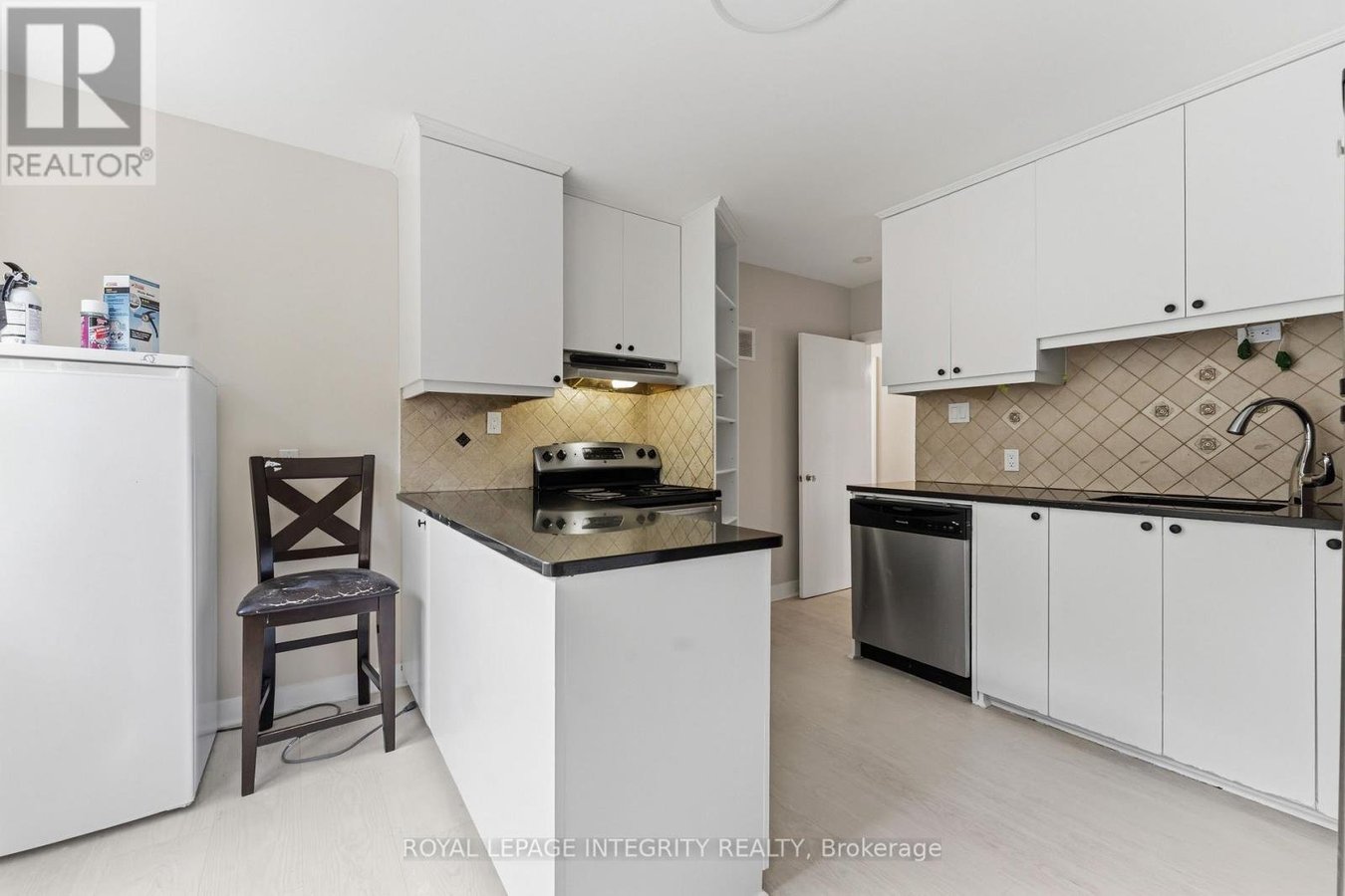 1873 FAIRBANKS AVENUE - Photo 11